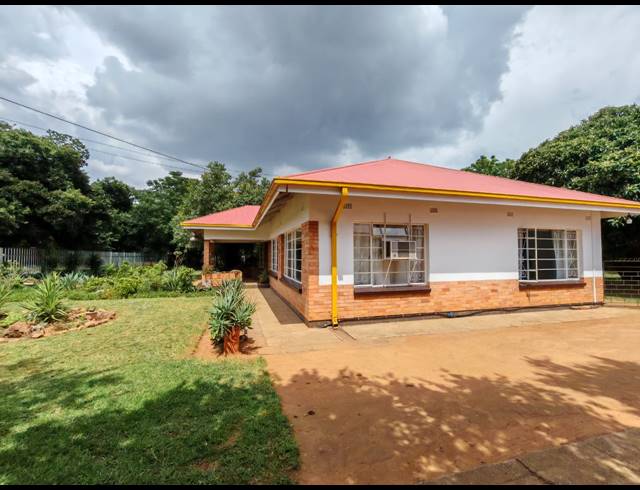 3 BEDROOM HOUSE FOR SALE IN THREE RIVERS